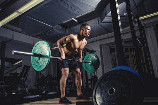 Physical athlete weightlifting