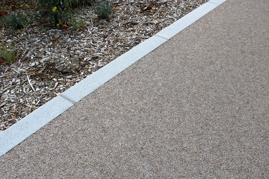Cr&eacute;ation d'une all&eacute;e en b&eacute;ton d&eacute;sactiv&eacute;