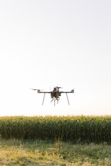 Obraz premium Ukrainian heavy quadcopter drone flying during training