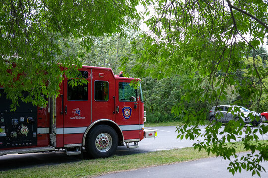 Un camion de pompier de la ville de Saint-Georges de Beauce, 911, Qu&eacute;bec, Canada.	