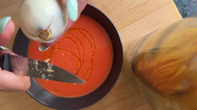Making salmorejo with fresh ingredients and a touch of creativity