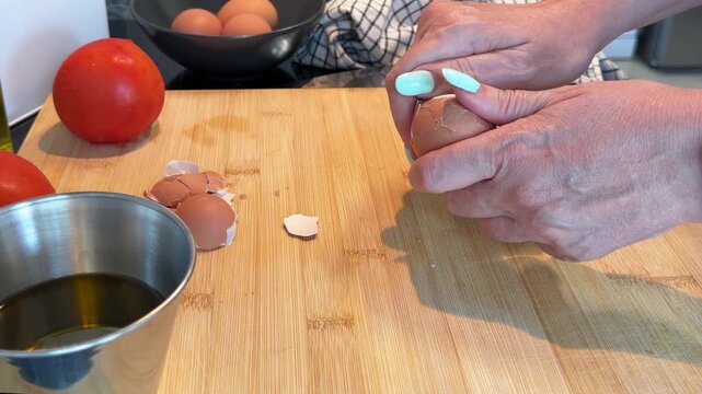 Making salmorejo with fresh ingredients and a touch of creativity