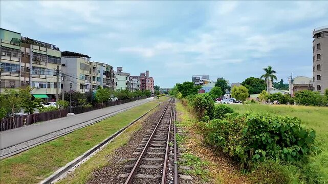 昔の製糖工場の線路を走る観光用列車からの風景