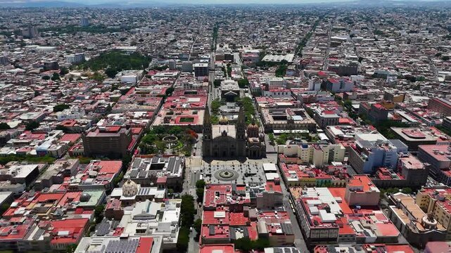 Catedral antigua en el centro de la ciudad de Guadalajara
