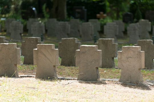 Kriegsgr&auml;ber auf dem Friedhof