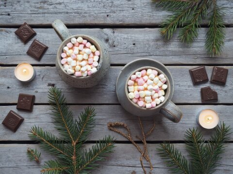 Hot chocolate mugs with marshmallows