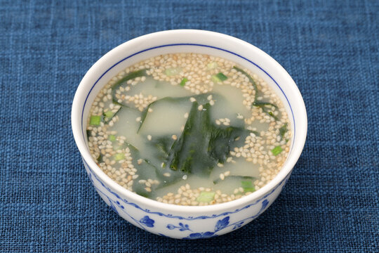 わかめスープ