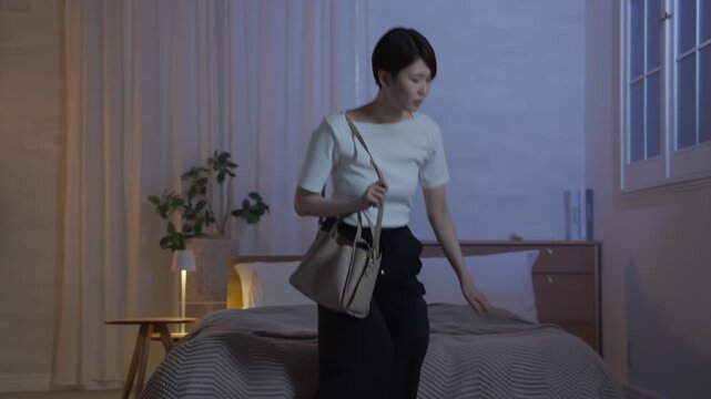 家に帰宅した体調不良の女性