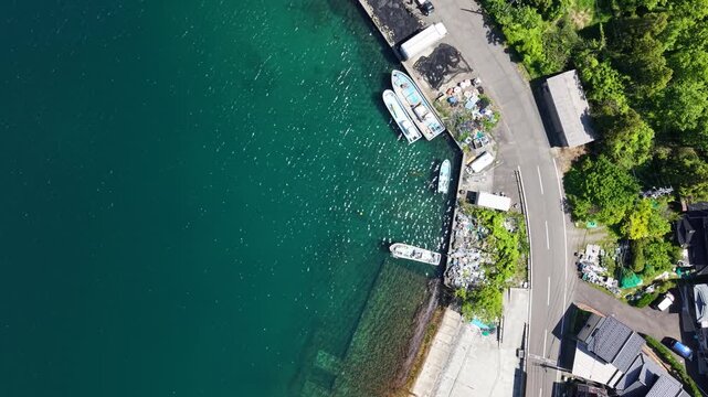 青空と海・自然と共存する日本の港町 / Blue Sky and Sea Japanese Port Town Coexisting