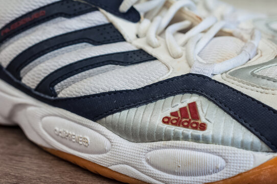 Sportschuhe von ADIDAS