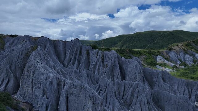 Moshi Park Scenic Area is a scenic spot featuring sharp rocks, a popular tourist destination in Sichuan, China.