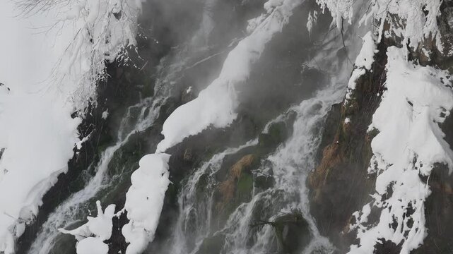 北海道　美瑛白髭の滝
