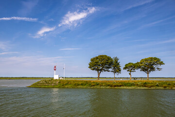 vue sur le chenal de la somme et la lanterne - France, Somme (80), Baie de Somme, Saint-Valery-sur-Somme  © Alonbou