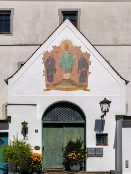 Eingang ehem. Klosterbibliothek, Kirche St. Alto und St. Birgitta, Altom&uuml;nster, Landkreis Dachau, Oberbayern, Bayern Deutschland