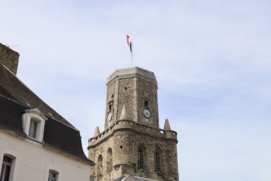 Beffroi, tour de l'horloge, vue de l'ext&eacute;rieur, ville de Boulogne sur Mer, d&eacute;partement du Pas de Calais, France