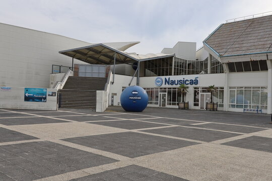 Nausicaa, centre national de la mer, aquarium g&eacute;ant, vue de l'ext&eacute;rieur, ville de Boulogne sur Mer, d&eacute;partement du Pas de Calais, France