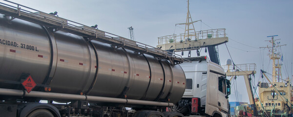 Obraz premium Industrial service area inside Montevideo port