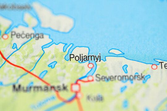 Close up travel map showing Poljarnyj and Severomorsk arctic coast.