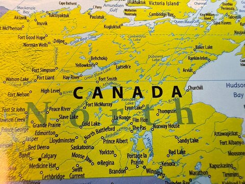Close up map of canada showing major cities lakes and geographical regions