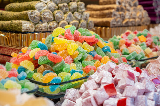 Istanbul, turkey, august 2, 2025 assorted vibrant turkish delight - lokum - and colorful candies displaying on market stall in grand bazaar, istanbul, turkey