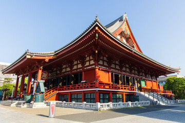 Obraz premium 日本の風景・春 東京 浅草 浅草寺 本堂