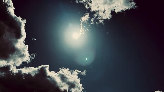 ハイコントラストでアートな空　タイムラプス
