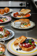 Breakfasts are ready for pickup at the restaurant. © Cavan