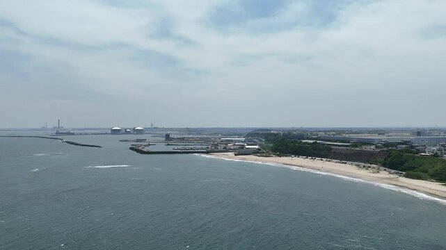 久慈浜海岸と日立灯台が見えるドローン空撮 2025年6月撮影