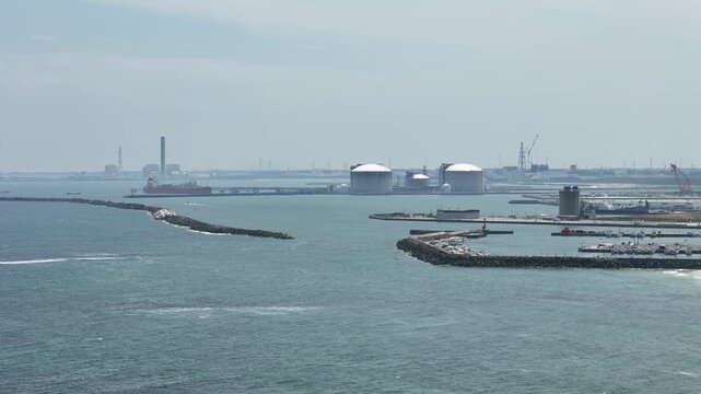 久慈浜海岸と日立灯台が見えるドローン空撮 2025年6月撮影