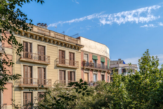 Traditional Residential Building Facade with Balconies in Barcelona, Historic Architecture