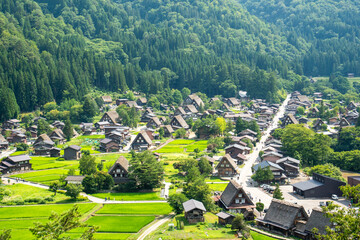 世界遺産　白川郷合掌造り集落　展望台からの眺望　夏 © Hiro074