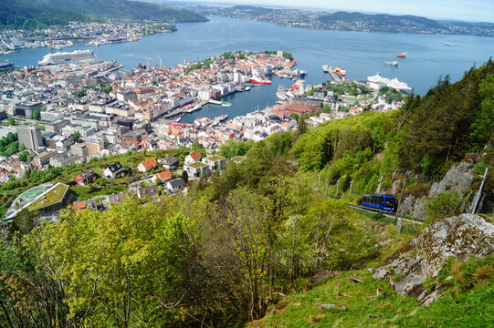 Roedhette und Blaemann sind die beiden Z&uuml;ge der Floibanen in Bergen