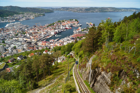 Roedhette und Blaemann sind die beiden Z&uuml;ge der Floibanen in Bergen