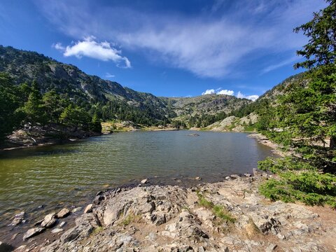 Lac Achard, cha&icirc;ne de Belledonne, Chamrousse, Is&egrave;re, Alpes, France.
