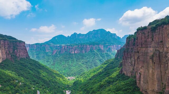 Guoliang Village Canyon, Taihang Mountain Wanxianshan Scenic Area, Linzhou, Anyang City, Henan Province