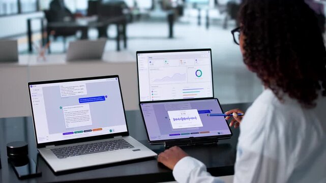 Customer Support Specialist Uses AI Chatbot