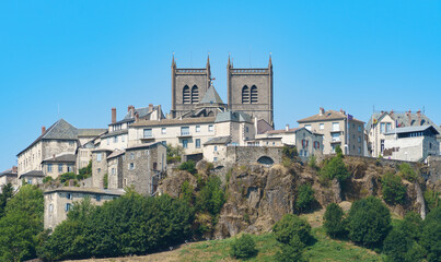 Fototapeta premium La ville haute de Saint-Flour, Cantal, Auvergne, France