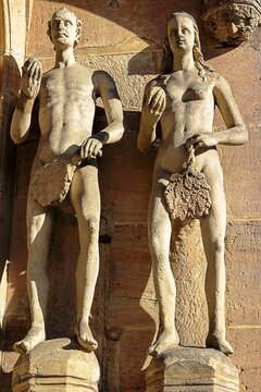 coburg, deutschland - adam und eva an der moritzkirche