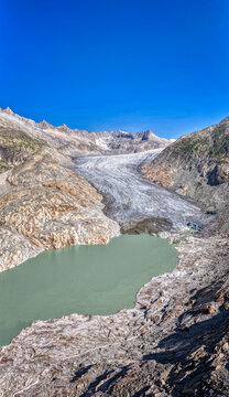 Furkapass mit Rhonegletscher und spektakul&auml;rer Passstrasse in den Schweizer Alpen, Juli 2026