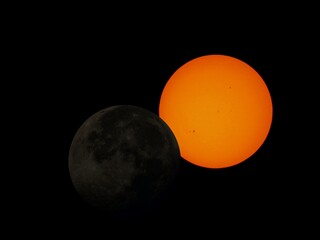 fase 1 Solar eclipse Spain 2026 2027 2028 phases sun moon astronomical event © Navacepe