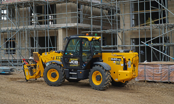 JCB 540-180 HiViz Loadall, telescopic handler on building site