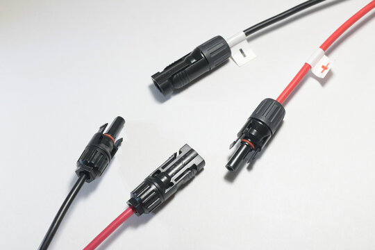 MC4 plugs for a solar panel, disconnected
