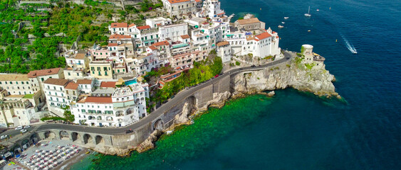 Naklejka premium Beautiful aerial view of Amalfi coast with colorful