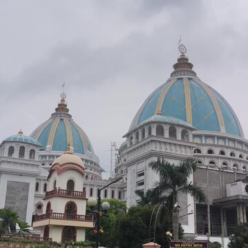 Iskcon Mayapur Temple Exterior in Daylight || West Bengal, India