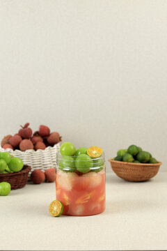 Mix Fruit with Cherry, Jeruk Songkit ora Calamansi,  and Pomegranate Juice.