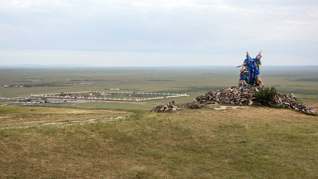 oboo and view of Erdene Zuu Monastery at Karakorum