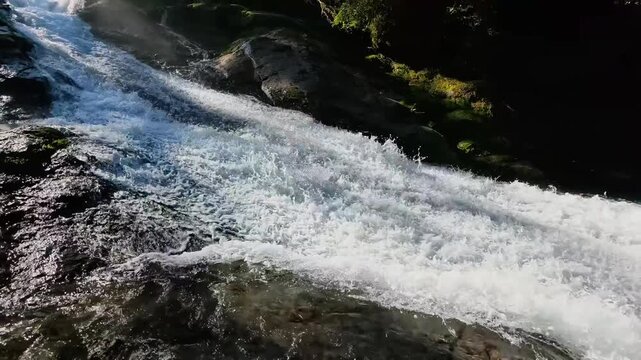 夏の菊池渓谷　四十三万滝