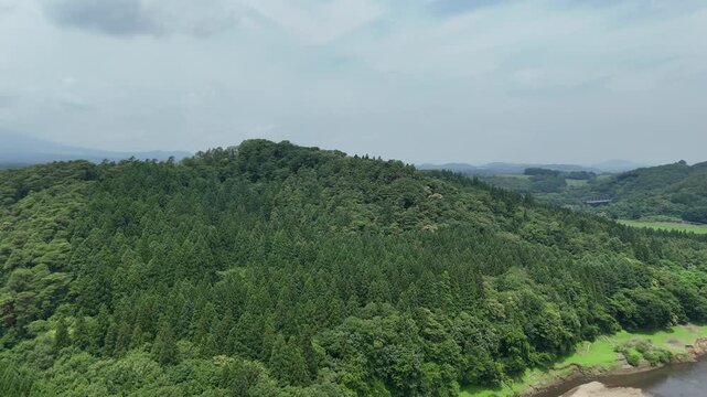 北上川と岩手山の緑をドローン空撮 2025年7月撮影
