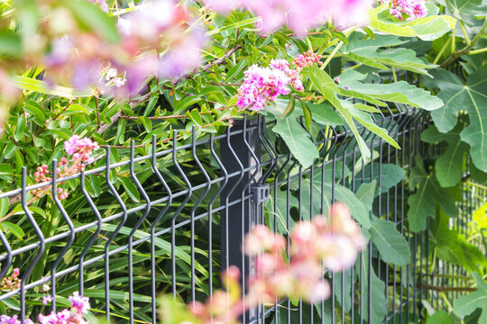 Rigid Industrial Fence Panels &ndash; Wire Grating and PVC Metal
