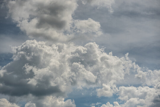 Spectacular clouds in the sky 05.26